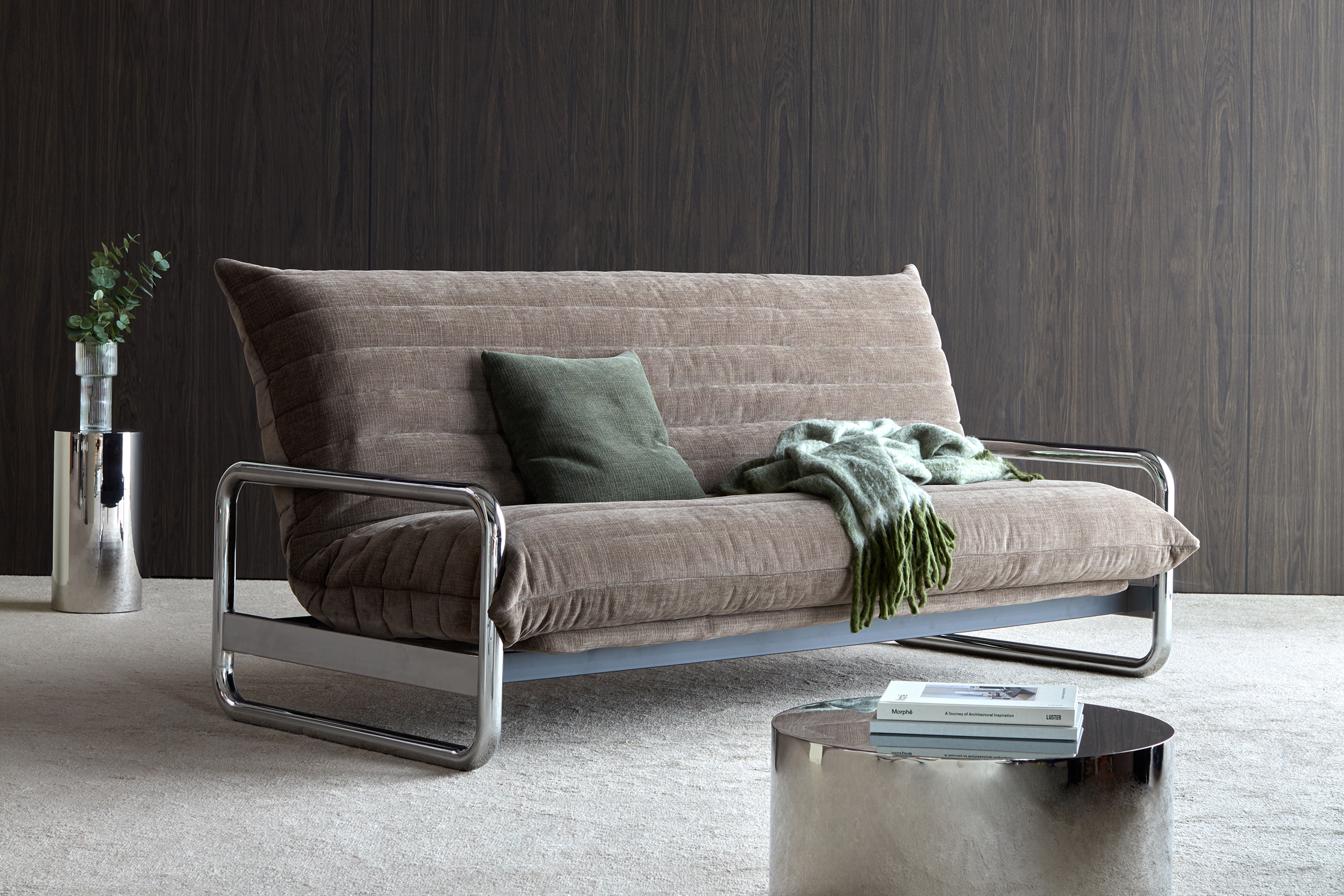 LOMIRA QUILTUS Schlafsofa Lifestyle – Innovation Living 2026