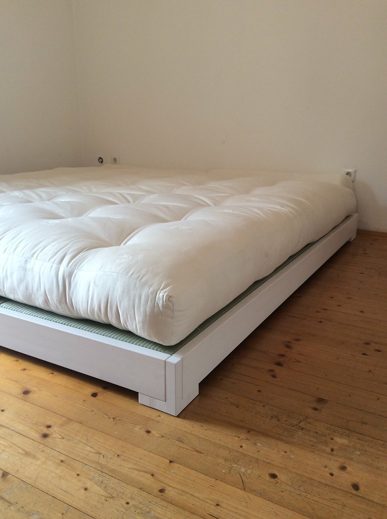 Futonbett mit Tatami — Detail F