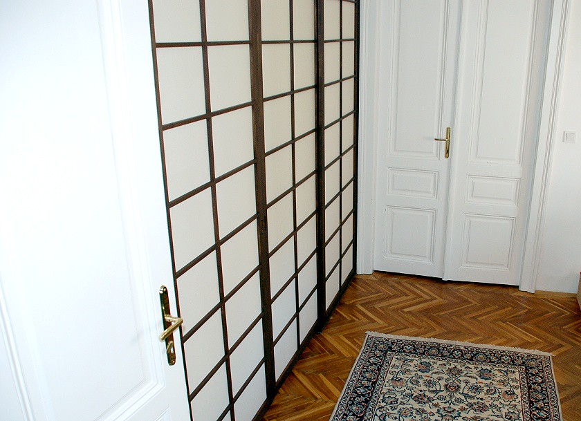 Projekt 1080 Wien — Schwebende Shoji-Schiebewand