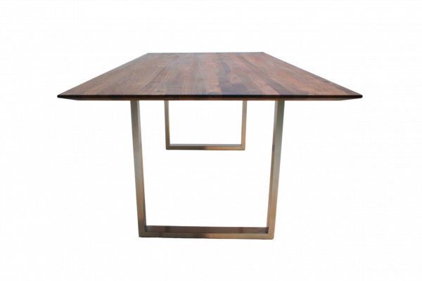 Tisch TEBURU m. Metallgestell, Nussbaum massiv 3 cm