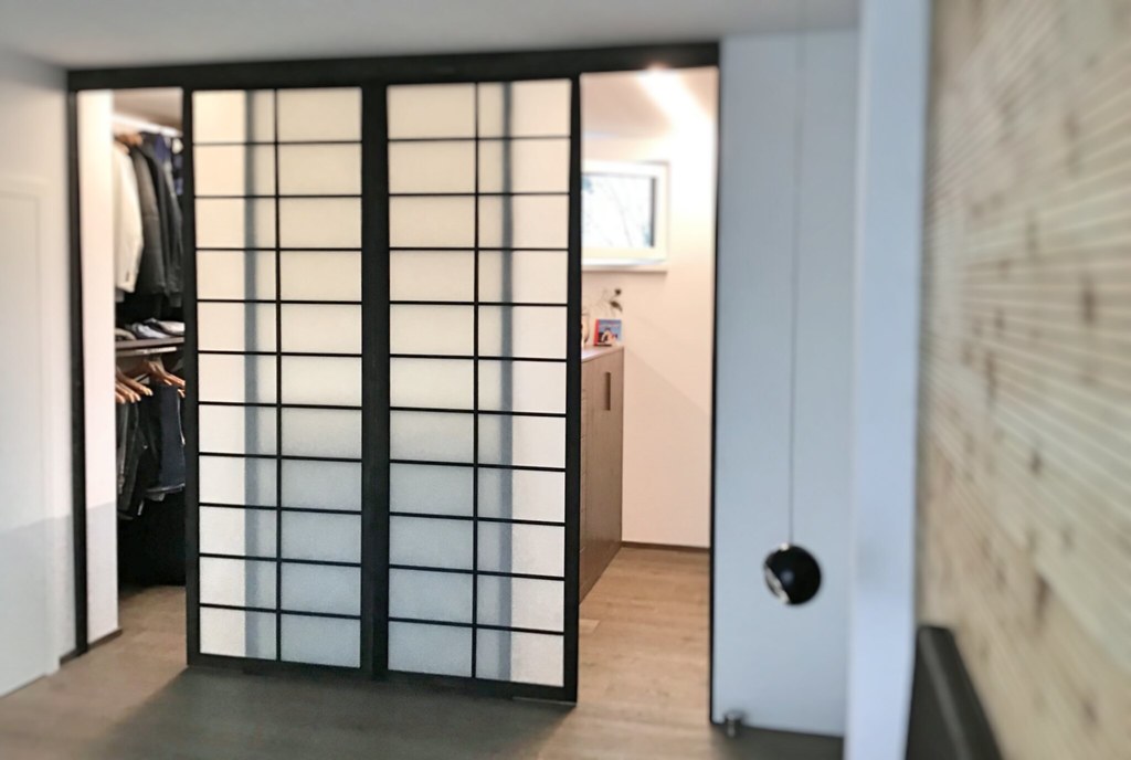 Projekt Baden — Shoji-Garderobe im Schlafzimmer