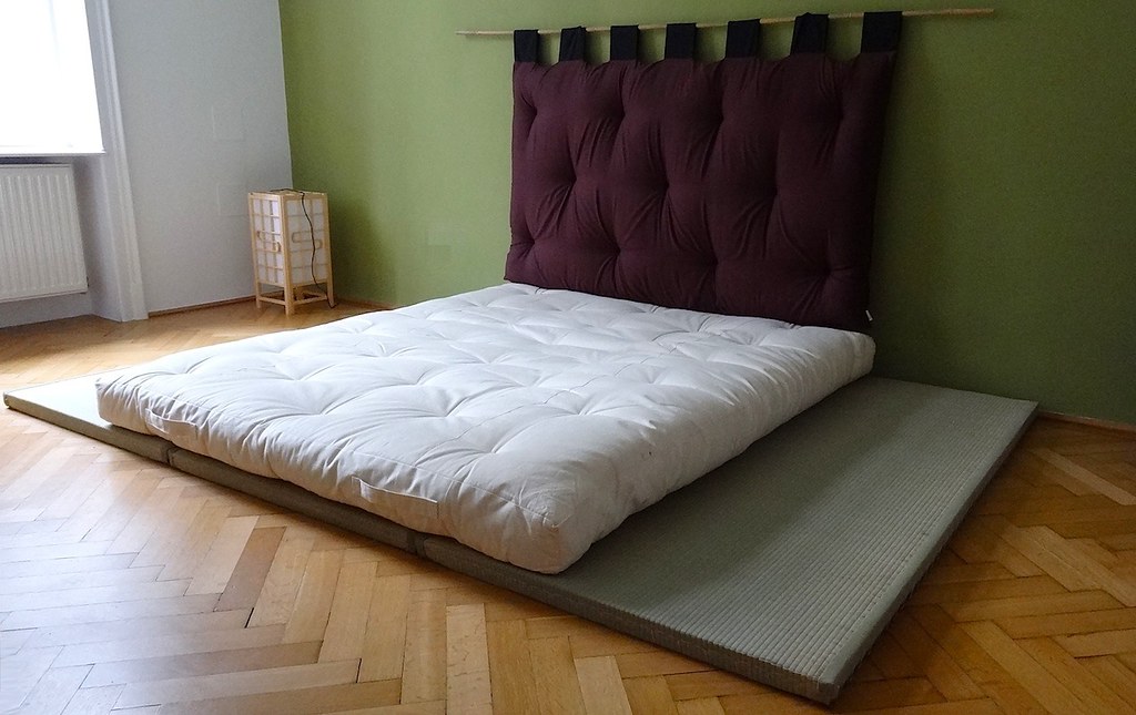 Futonbett mit Tatami — Detail H